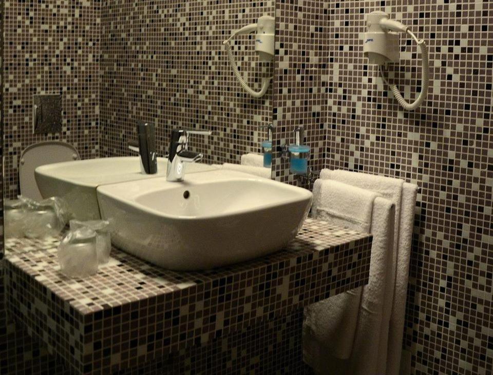 Zenti Plaza Hotel Drobeta Turnu Severin Chambre photo