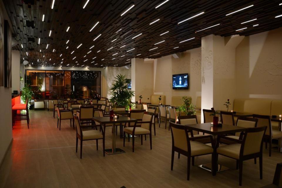 Zenti Plaza Hotel Drobeta Turnu Severin Extérieur photo